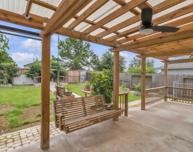 1418 Banbury Court - Photo Thumbnail 24