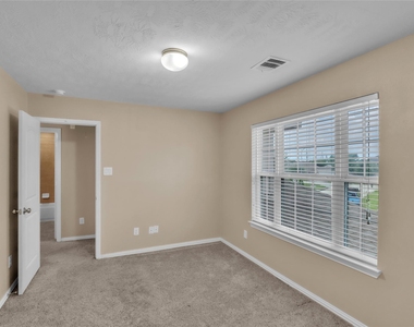 1418 Banbury Court - Photo Thumbnail 23