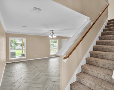 1418 Banbury Court - Photo Thumbnail 6