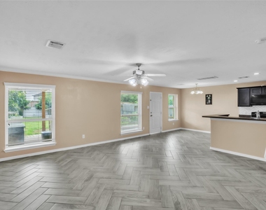 1418 Banbury Court - Photo Thumbnail 7