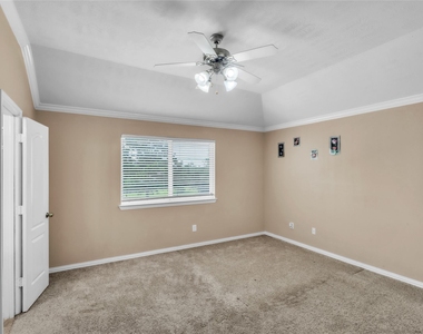 1418 Banbury Court - Photo Thumbnail 15