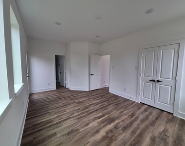 3217 St Emanuel - Photo Thumbnail 3