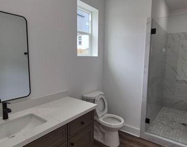 3217 St Emanuel - Photo Thumbnail 4