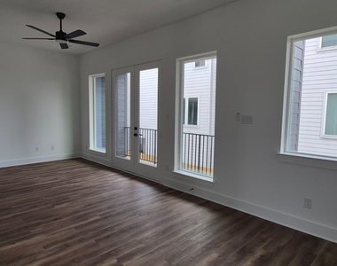 3217 St Emanuel - Photo Thumbnail 9