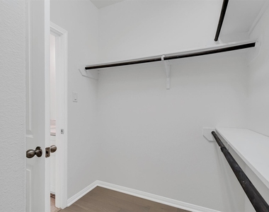 138 Meadow Landing Drive - Photo Thumbnail 24