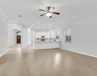 138 Meadow Landing Drive - Photo Thumbnail 16