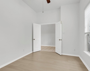 138 Meadow Landing Drive - Photo Thumbnail 7