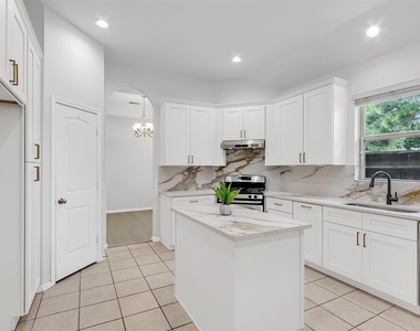 138 Meadow Landing Drive - Photo Thumbnail 13