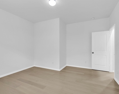 138 Meadow Landing Drive - Photo Thumbnail 27