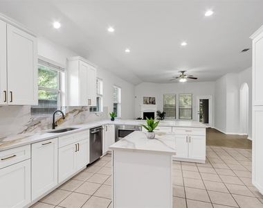 138 Meadow Landing Drive - Photo Thumbnail 11