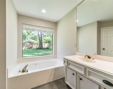 3910 Misty Gardens Court - Photo Thumbnail 34