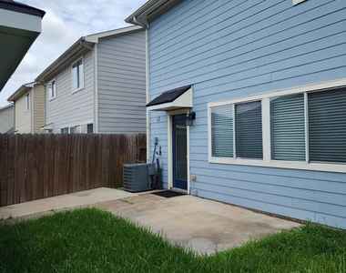 11929 Sanspereil Drive - Photo Thumbnail 10