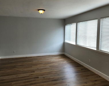 11929 Sanspereil Drive - Photo Thumbnail 8