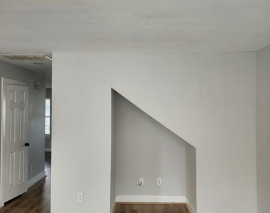 11929 Sanspereil Drive - Photo Thumbnail 9