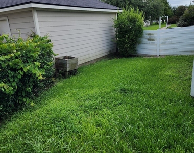 11929 Sanspereil Drive - Photo Thumbnail 11