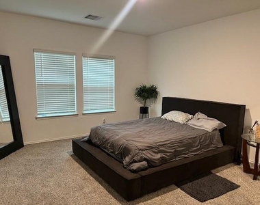 1130 Sultana Springs Court - Photo Thumbnail 5