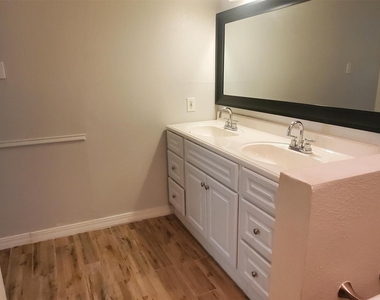 1514 Zora Street - Photo Thumbnail 12
