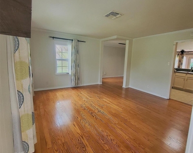1514 Zora Street - Photo Thumbnail 5