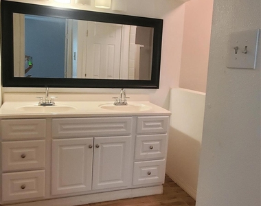 1514 Zora Street - Photo Thumbnail 13