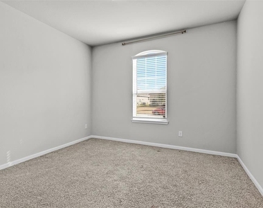 10220 Goose Creek Lane - Photo Thumbnail 14
