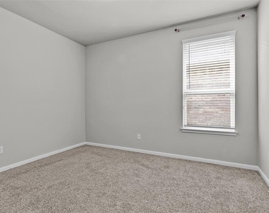 10220 Goose Creek Lane - Photo Thumbnail 9
