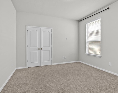 10220 Goose Creek Lane - Photo Thumbnail 4