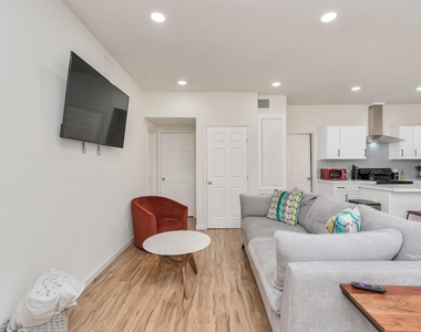 1812 Wheeler Street - Photo Thumbnail 12