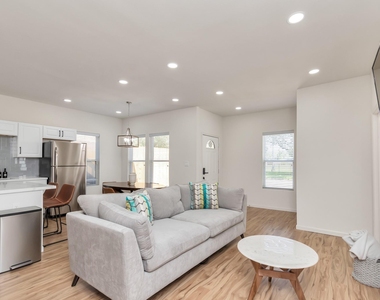 1812 Wheeler Street - Photo Thumbnail 13