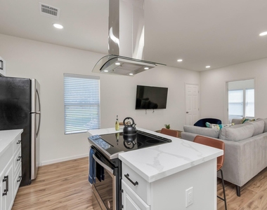 1812 Wheeler Street - Photo Thumbnail 23