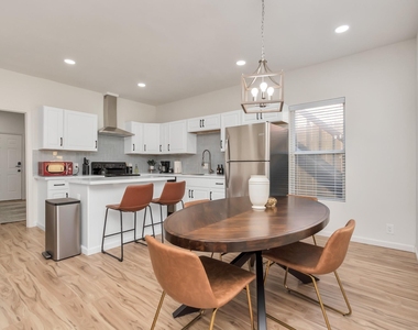 1812 Wheeler Street - Photo Thumbnail 10
