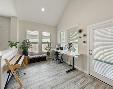 15510 Bosque Valley Court - Photo Thumbnail 7