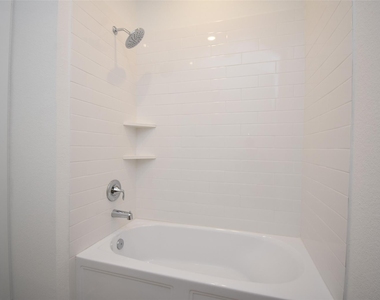 6303 Golden Seaton Drive - Photo Thumbnail 29