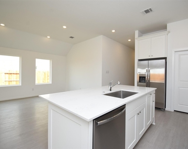 6303 Golden Seaton Drive - Photo Thumbnail 7