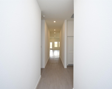6303 Golden Seaton Drive - Photo Thumbnail 14