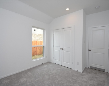 6303 Golden Seaton Drive - Photo Thumbnail 18
