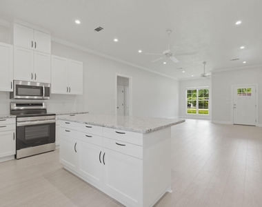 3418 Shadowcrest Lane - Photo Thumbnail 4