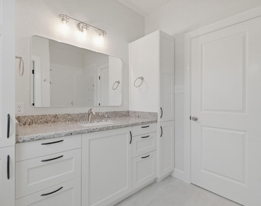 3418 Shadowcrest Lane - Photo Thumbnail 9