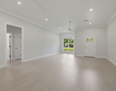3418 Shadowcrest Lane - Photo Thumbnail 7