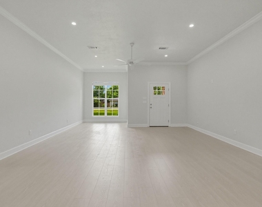 3418 Shadowcrest Lane - Photo Thumbnail 6