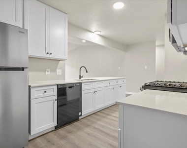 502 Pintail Lane - Photo Thumbnail 7
