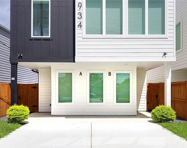 934 South Lane - Photo Thumbnail 1