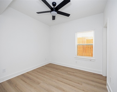 934 South Lane - Photo Thumbnail 19
