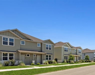 520-1201b Powell Drive - Photo Thumbnail 4