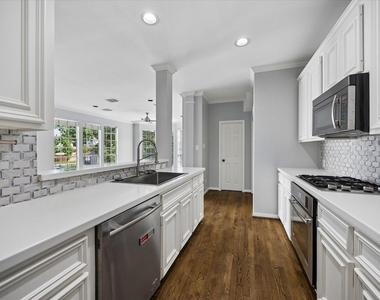 4408 Floyd Street - Photo Thumbnail 13