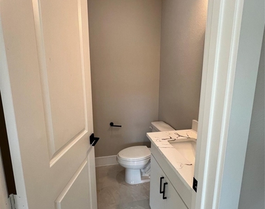 2603 Piemonte Ave Cir - Photo Thumbnail 10