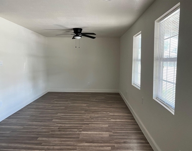 201 Eastwood Unit S1 Street - Photo Thumbnail 11