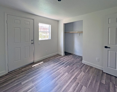 201 Eastwood Unit S1 Street - Photo Thumbnail 9