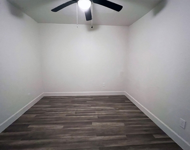 201 Eastwood Unit S1 Street - Photo Thumbnail 12