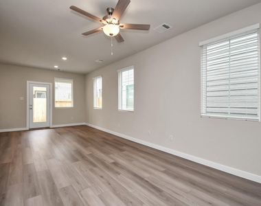 8408 Rising Stream Drive - Photo Thumbnail 9