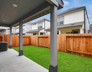 8408 Rising Stream Drive - Photo Thumbnail 4